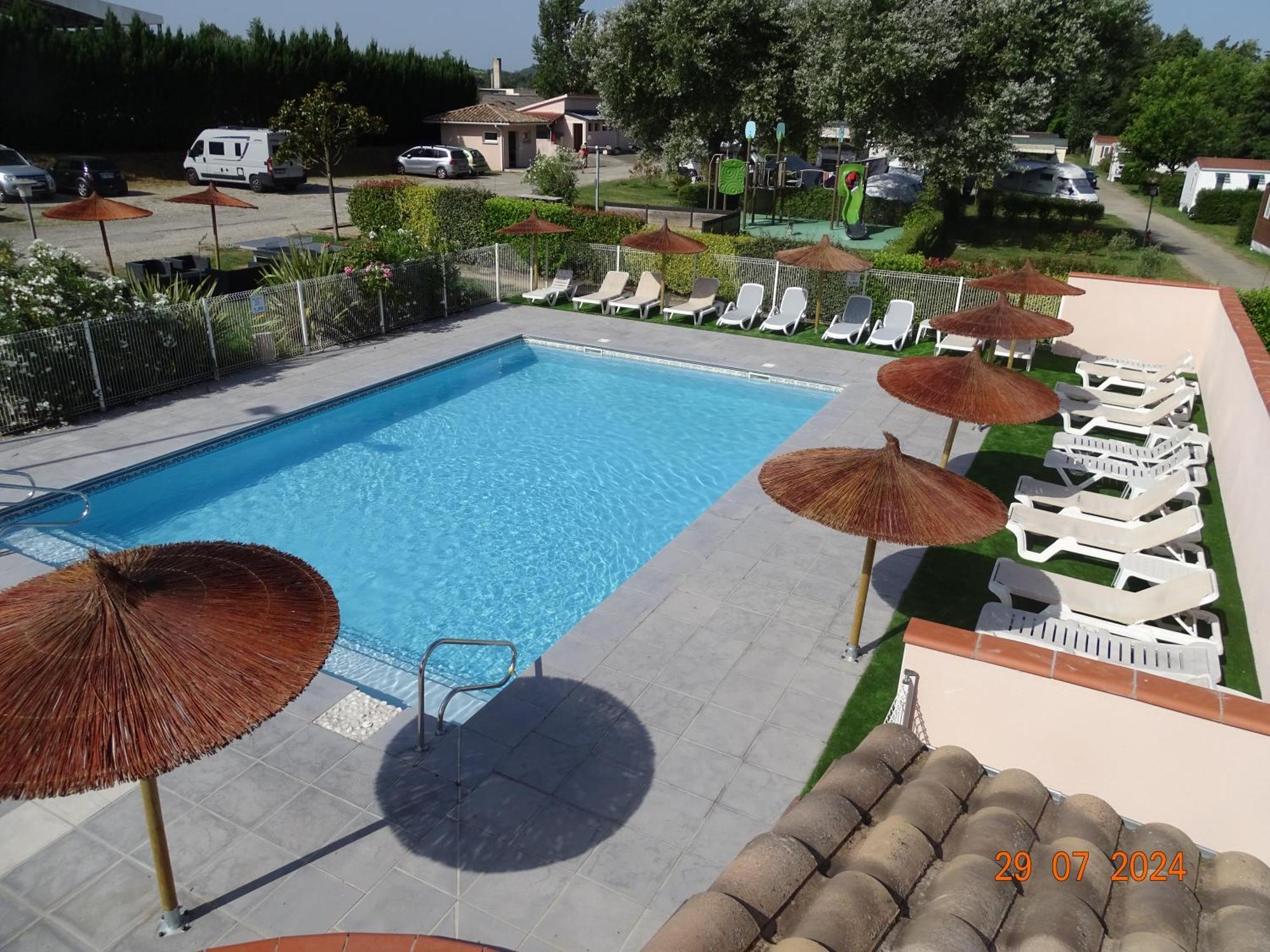 Camping Les Nysades Mirepoix (Ariege) Exterior foto